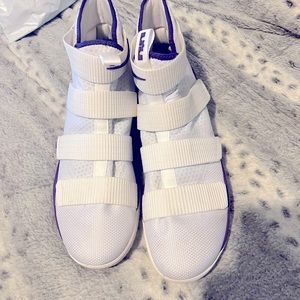 Nike LeBron Soldier XI TB LBJ Mens size 16 shoes